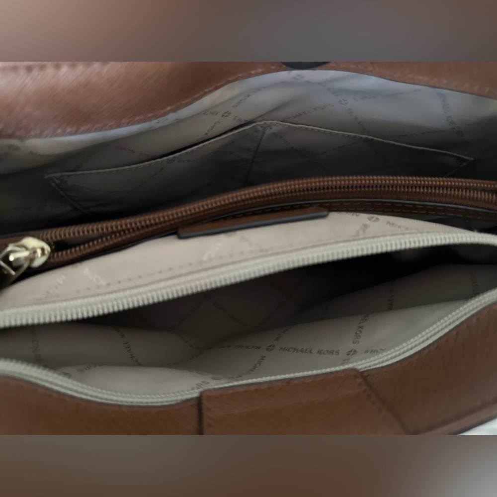 Michael Kors Sofia Large Tote - Picture 9 of 14